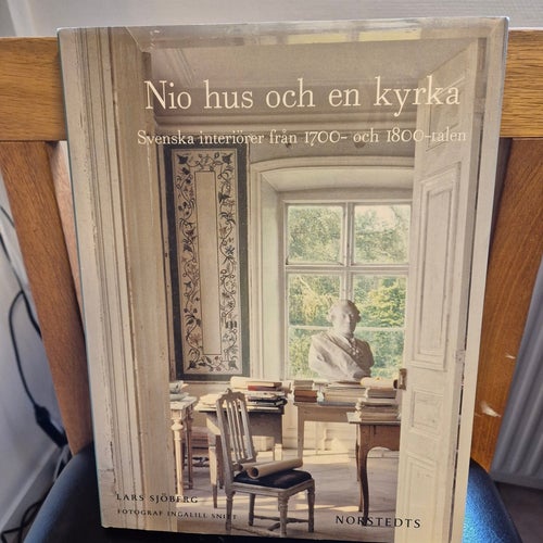 Nio hus och en kyrka - Lars Sjöberg, utgåva 2010