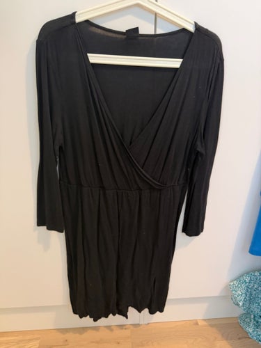 Gina Tricot svart klänning, storlek L