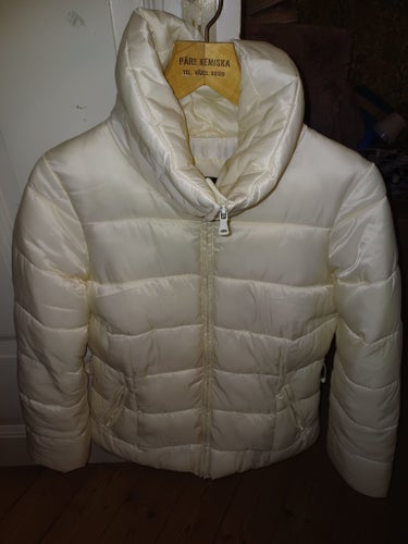 H&M vit jacka, storlek S