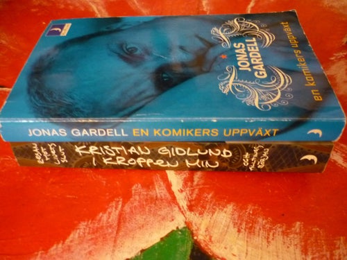 BOK, 2 STYCKEN POCKET BÖCKER, JONAS GARDELL: EN KOMIKERS UPPVÄXT, KRISTIAN GIOLU