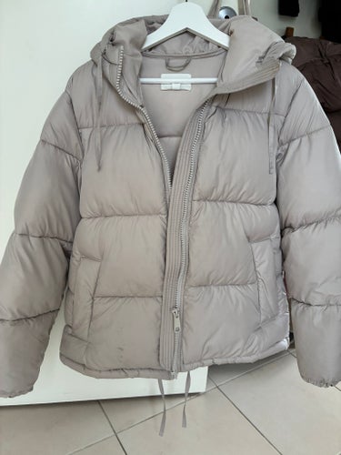 Beige puffer jacka, storlek XS