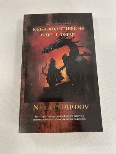 Nekromantikerns krig 1: Debut | Nick Perumov | Svärdens väktare | Pocket