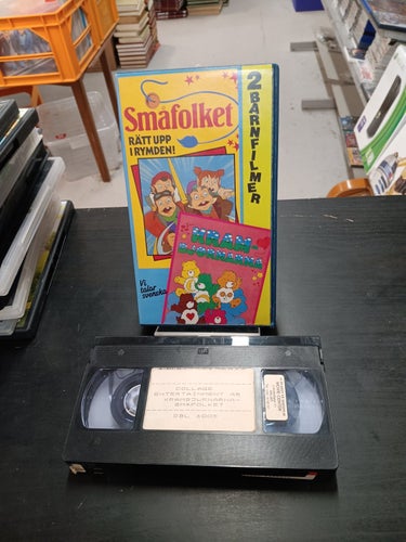 KRAMBJÖRNARNA / SMÅFOLKET. KÖP VHS