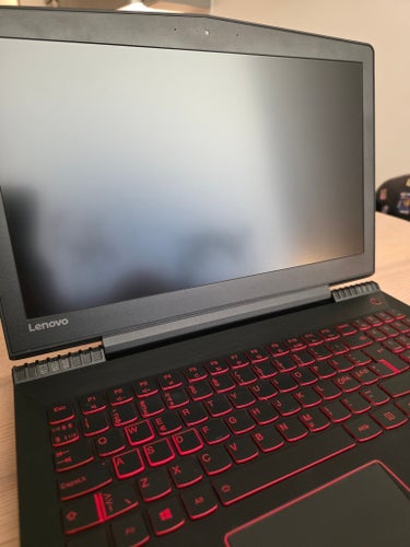 Lenovo Legion Y520-15IKBN (Toppskick / Endast använd 1 år)