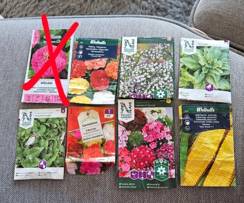 Fröpåsar med blommor och grönsaker