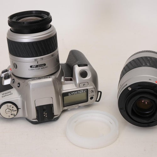 Minolta Dynax 505si analog systemkamera med två objektiv