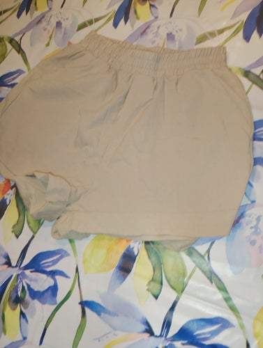 Beige shorts