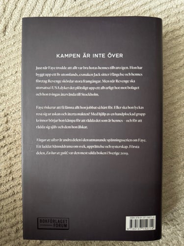 Vingar av silver - Camilla Läckberg - Inbunden