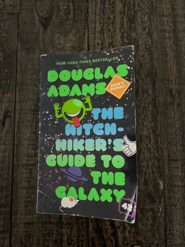 The Hitchhiker's Guide to the Galaxy av Douglas Adams