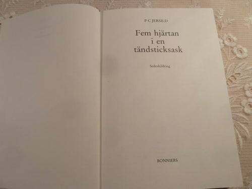 FEM HJÄRTAN I EN TÄNDSTICKSASK, P. C. JERSILD, 1989,  BÖCKER