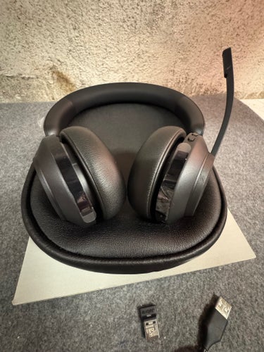 Helt nya! Jabra Evolve2 65 Trådlösa Hörlurar med Mikrofon