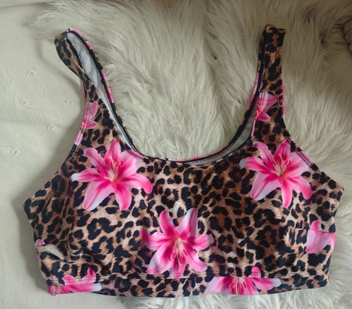 Bikini-set med matchande kjol storlek xl-xxl
