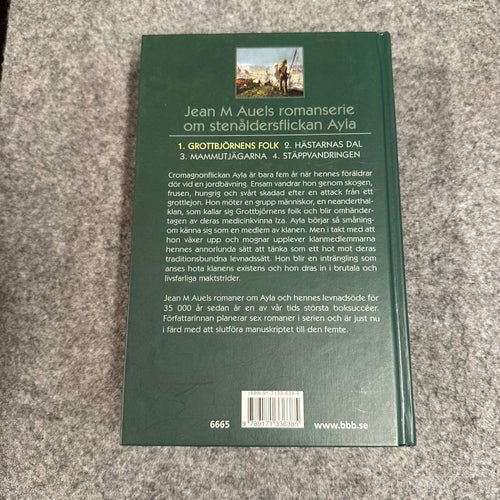 Jean M Auel - Grottbjörnens folk
