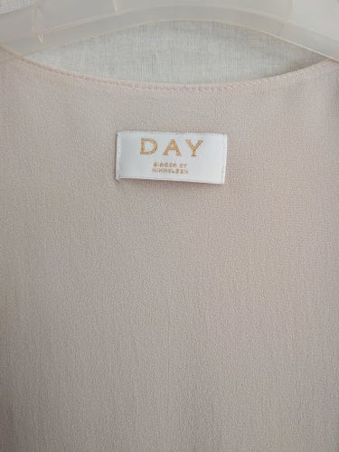 DAY ljusbeige topp st 40-42 Nyskick