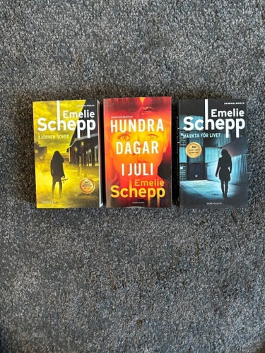 Tre pocket av Emelie Schepp