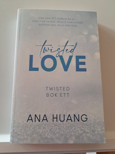 Twisted love av Ana Huang häftad svenska