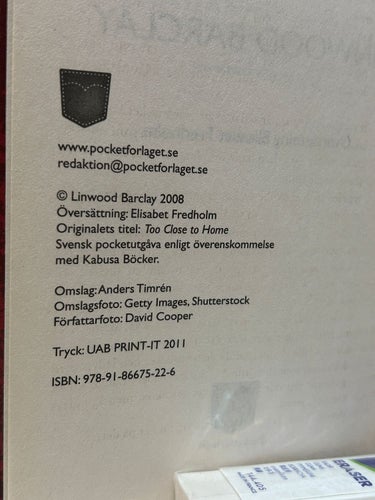 Alltför nära av Linwood Barclay, bok, Very good plus