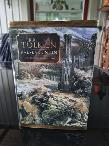 HÄRSKARRINGEN av J.R.R. Tolkien, 2002