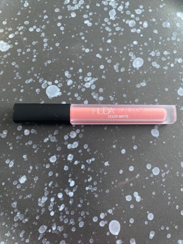 Huda Beauty Liquid Matte Bombshell