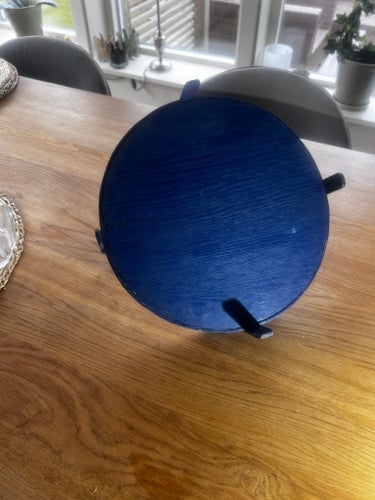 Handmålad spånkorg med litet ljus