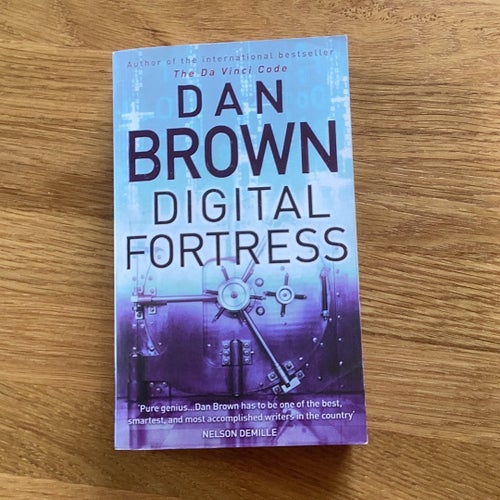 Digital Fortress av Dan Brown (engelsk pocket)