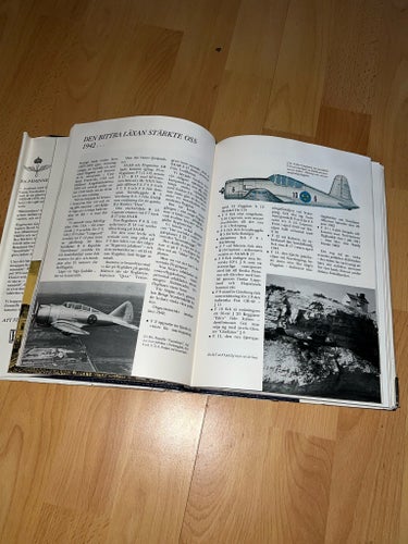 Att flyga är att leva : Flygvapnet 1926-1976 av Gösta Norrbohm