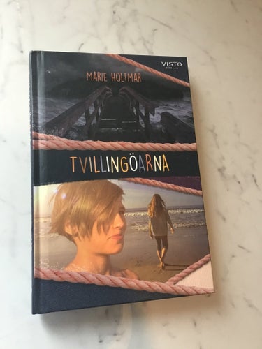 Tvillingöarna av Marie Holtmar, 2022 signerad?