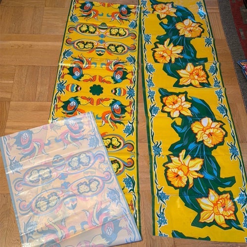 Retro påsklöpare i plast , påskliljor 1,34x38,5cm
