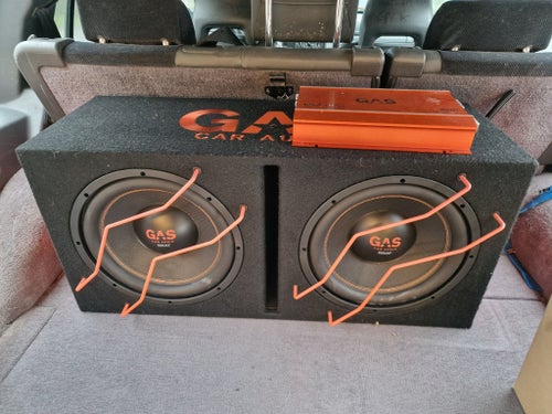 GAS Car Audio Dubbel Baslåda med Förstärkare