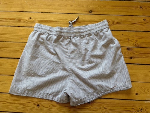 mbyM ljusgrå 100% bomull shorts, L