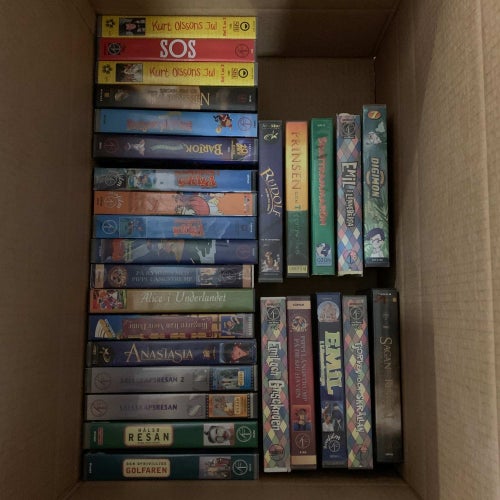 Blandade VHS Filmer Stor Låda Film Paket Samling Retro Klassiker Video Kassett