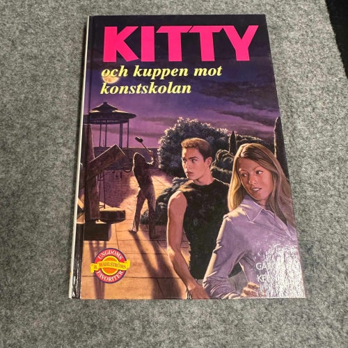 Carolyn Keene - Kitty och kuppen mot konstskolan