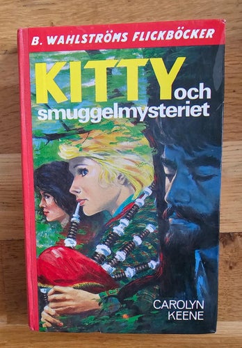 BOK. KITTY OCH SMUGGELMYSTERIET. CAROLYN KEENE.