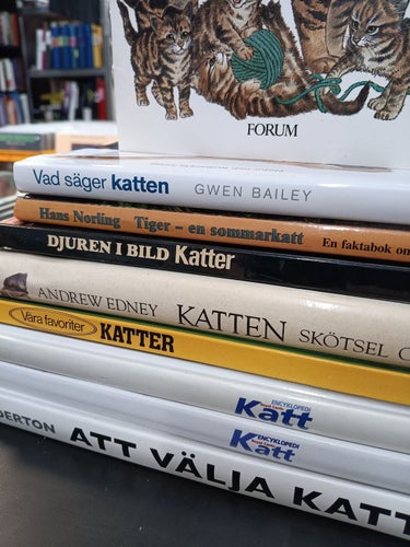 KATT BÖCKER 9 STYCKEN