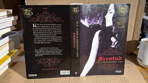 Frestad av P. C. Cast, Kristin Cast, Very Good plus