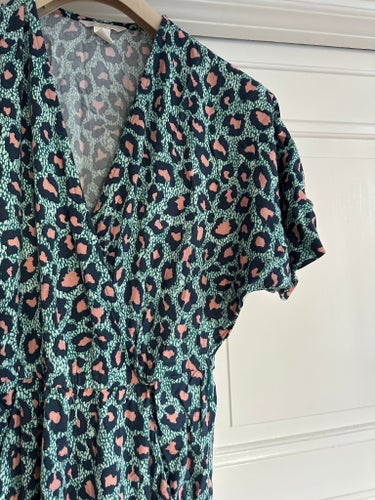 Leopardmönstrad byxdress/jumpsuit från H&M