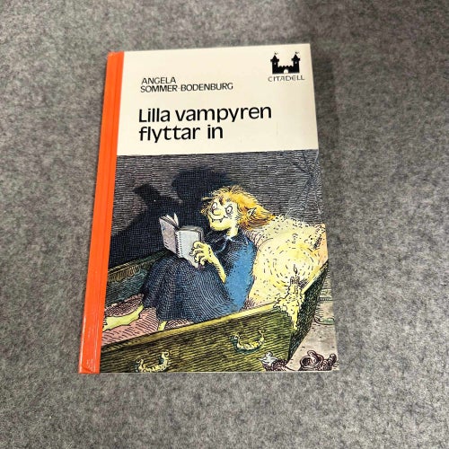 Angela Sommer-Bodenburg - Lilla vampyren flyttar in