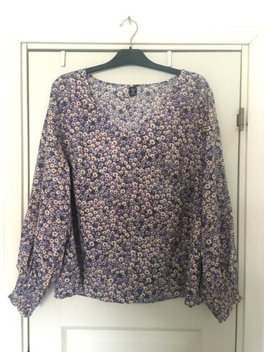 Fin lila småblommig blus blommor 48 50 3XL Mörklila Höst