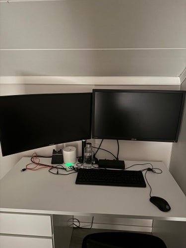 Prissänkt! Två skärmar & stativ (asus & Samsung)