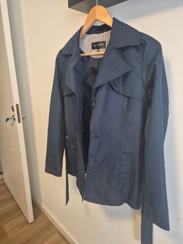 KappAhl mörkblå jacka, storlek XS