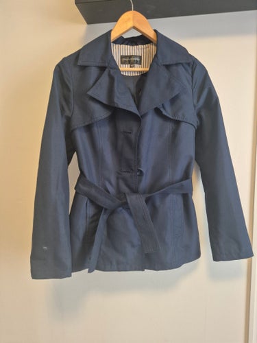 KappAhl mörkblå jacka, storlek XS