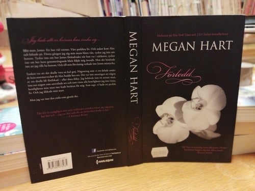 Förledd - Megan Hart. Bok. Very Fine plus