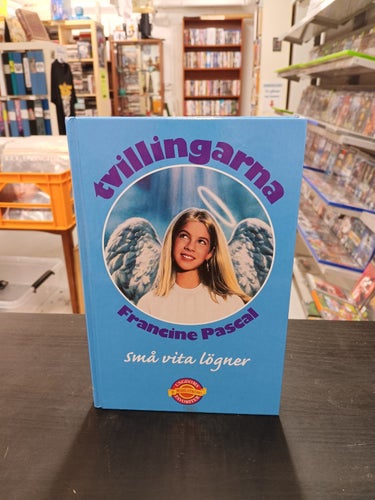 TVILLINGARNA - SMÅ VITA LÖGNER