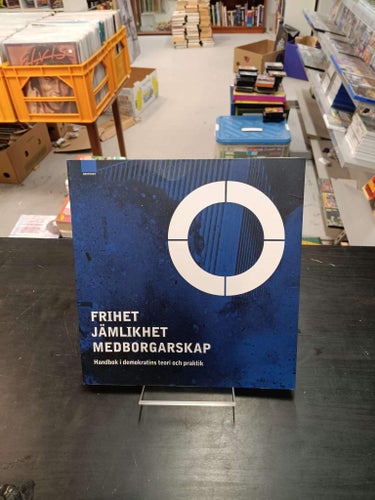 FRIHET JÄMLIKHET MEDBORGARSKAP