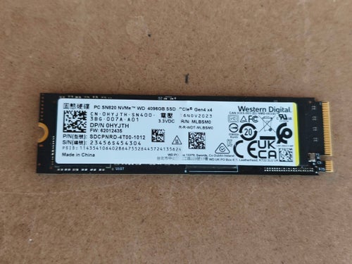 Western Digital PC SN820 NVMe SSD m.2 4tb 4096GB 4tb gen4 health 82%