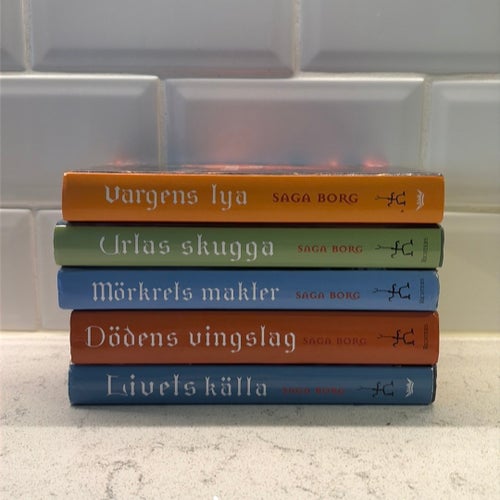 Saga Borg - Jarastavens Vandring - Vargens lya, Urlas skugga, Mörkrets makler,