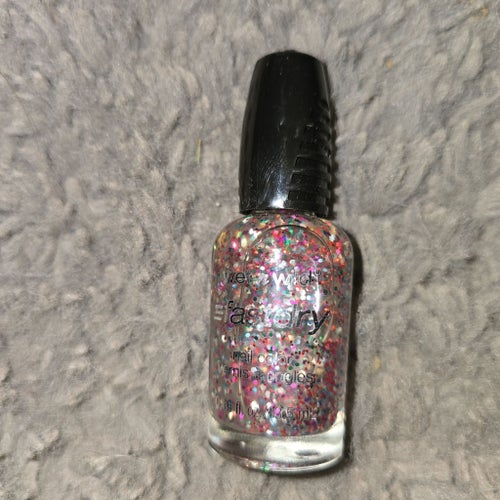 Wet n Wild Nagellack Party of Five Glitters E238c