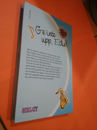 Ge inte upp Edie av Annabel Lyon. bok, inbunden. Very Fine plus