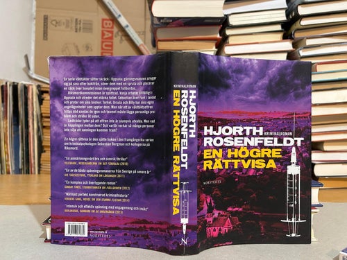 En högre rättvisa av Michael Hjorth. Bok. Very Fine plus