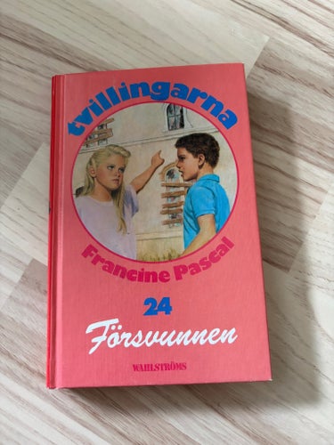 Tvillingarna 24: Försvunnen av Francine Pascal